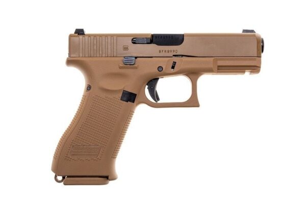 Страйкбольний пістолет на Green Gas Glock 19X із магазином у комплекті – вид збоку