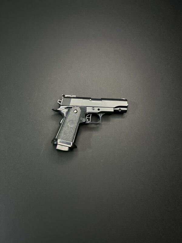 Металевий пістолет Colt Hi-Capa G10 збоку