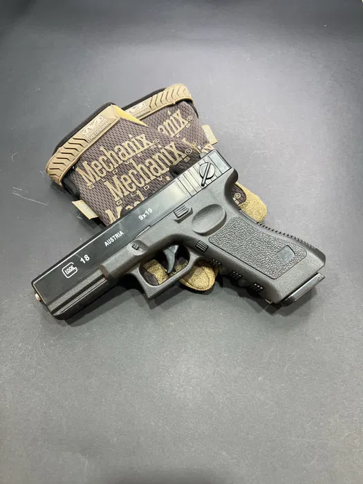 Іграшковий пістолет Glock 17 G18 з маркуванням +500 куль — black, 6 мм, пружинний